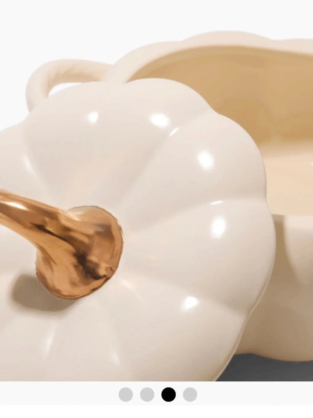 Pfaltzgraff White Ceramic Pumpkin Casserole with Gold Stem Accent